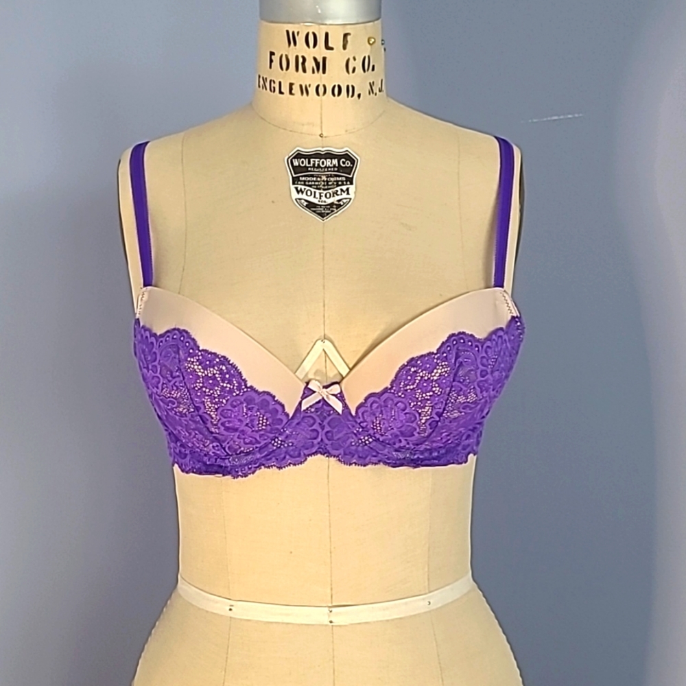 Demi bra
